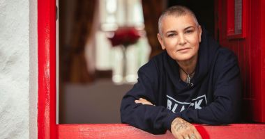 Stire din Cultură-Educație : Cântăreața Sinead O'Connor se retrage din muzică