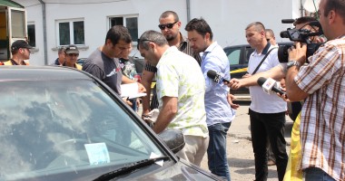 A vrut să-și recupereze o datorie sub amenințarea pistolului (GALERIE FOTO) - 3