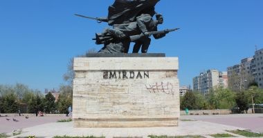 Opere de artă, de la degradare la restaurare. Statuile din Constanța au ajuns de tot râsul - 5