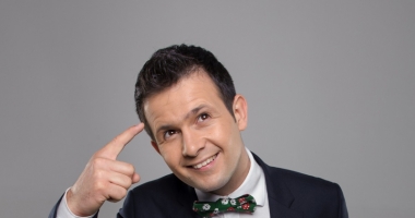 Stire din Cultură-Educație : Robert Tudor aduce magia copilăriei  la Casa de Cultură