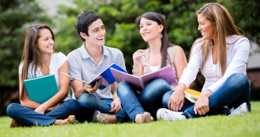 Bursele studențești vor fi acordate și în vacanțe