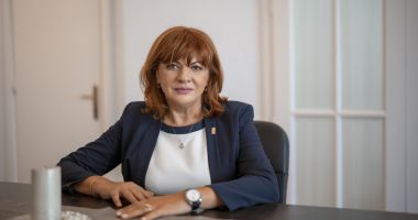 Stire din Sport : Federaţia Română de Baschet acordă bonusuri financiare pentru sportivi şi antrenori