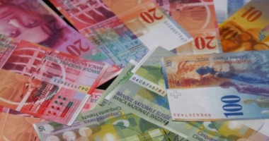 Stire din Economie : Francul elvețian își continuă deprecierea în raport cu leul