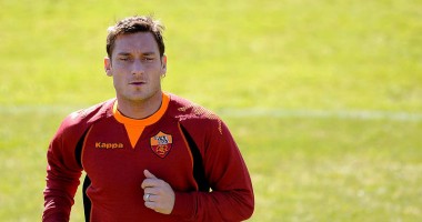 Stire din Sport : Francesco Totti, al treilea golgheter în serie A din toate timpurile