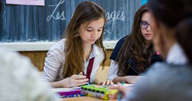 Stire din Cultură-Educație : Francofonia și-a găsit la Colegiul "Carol I" cei mai mulți fani