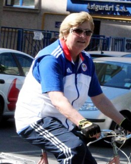 Stire din Sănătate : Mersul pe bicicletă ne face mai sănătoși și mai fericiți