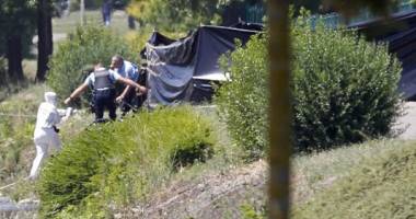 Galerie foto. ATAC TERORIST în sud-estul Franței. Atacatorul spune că e membru ISIS - 4