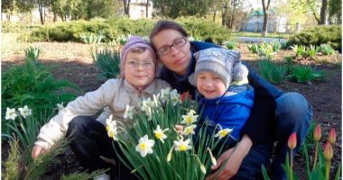 Stire din Actualitate : Doi frați de 7 și 10 ani au fost găsiți morți într-un cufăr în Ucraina