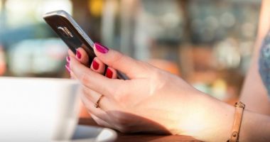 Atenție la ce SMS-uri deschideți.Telefoanele românilor, vizate de un atac cibernetic