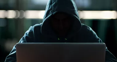 Administrator de firmă înșelat cu peste 86.000 de lei printr-o schemă online cu „rambursări de la ANAF”