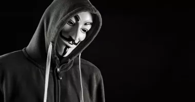 Stire din Social : Fraudele online devin tot mai sofisticate. Cum te păcălesc articolele și reclamele care par reale