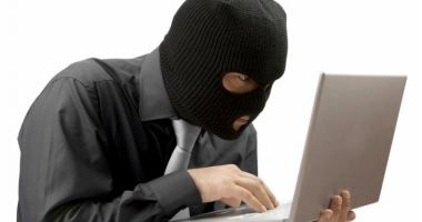 Stire din Eveniment : Aveți grijă cui dați datele de pe cardurile bancare!