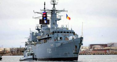 Stire din Eveniment : Fregata "Regele Ferdinand", vizitată de Principesa Maria și Principele Radu