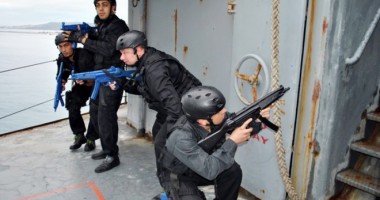 Stire din Eveniment : Marinarii militari își comemorează eroii la mânăstirea Cozia