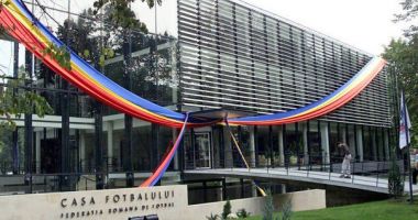 Stire din Sport : Preşedintele FRF, Răzvan Burleanu, şi antrenorul Mircea Lucescu vor susţine, marţi, o conferinţă de presă