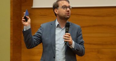 Stire din Politică-Administrație : Dominic Fritz cere demiterea lui Marius Voineag și modificarea Legilor Justiției
