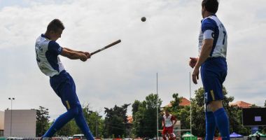 Stire din Sport : Frontiera Tomis le dezvăluie elevilor constănțeni frumusețea jocului de oină