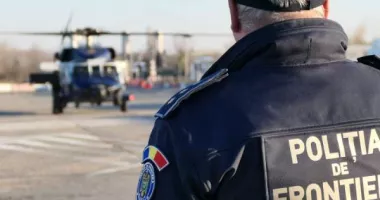 Stire din Eveniment : Zeci de străini opriți la intrarea în România. Mai mulți români nu au putut ieși din țară