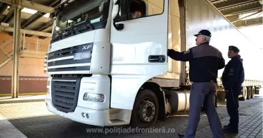 Stire din Eveniment : Șase cetățeni marocani descoperiți ascunși într-un TIR, în urma unui control al Poliției de Frontieră