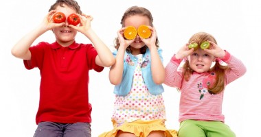 Stire din Diverse : Cele mai sănătoase fructe de vară pentru copii