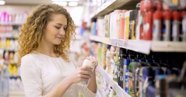 Stire din Sănătate : Pielea frumoasă se întreţine cu responsabilitate. Obiceiuri ce vă menţin tenul tânăr