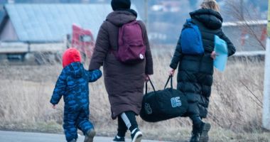 Stire din Actualitate : Aproximativ 677.000 de persoane au fugit din Ucraina de la începutul invaziei ruse