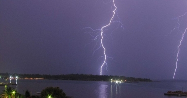 Stire din Social : AVERTIZARE METEO DE CANICULĂ ȘI INSTABILITATE ATMOSFERICĂ, LA CONSTANȚA ȘI ÎN TOATĂ ȚARA