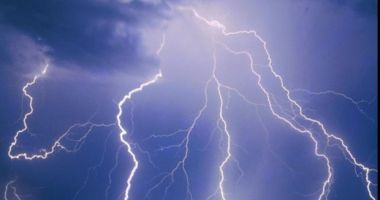 ATENȚIE! Furtuni cu fulgere izolate, duminică, la Constanța