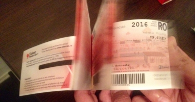 Stire din Politică-Administrație : Guvernul amână acordarea tichetelor de masă, a tichetelor cadou, a primelor, cupoanelor sociale pentru elevi, precum și cei 500 de euro pentru nou-născuți
