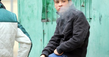 Stire din Cultură-Educație : Tutun la școală, tutun acasă, viață de elev la Constanța…