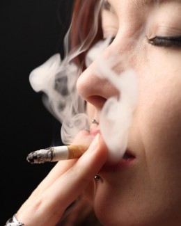 Stire din Sănătate : S-a triplat numărul deceselor cauzate de fumat