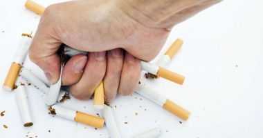Stire din Sănătate : Bolile legate de fumat, din ce în ce mai puține