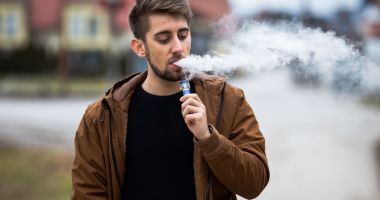 Stire din Social : Fumătorii nu vor mai putea cumpăra țigări dacă nu au acest document la ei! Noi obligații și pentru comercianții de tutun
