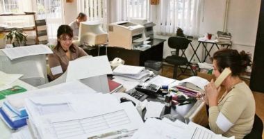 Stire din Social : Funcționarii publici își vor face evaluarea performanței online