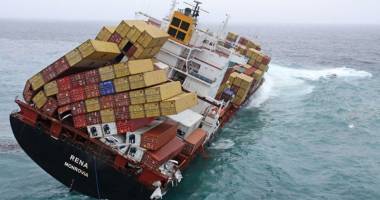 Stire din Economie : Fundul mărilor și oceanelor lumii e pavat cu containere pierdute