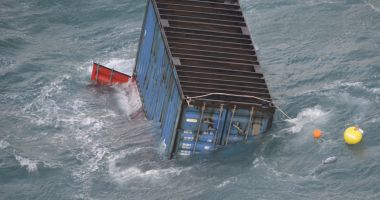 Fundul mărilor și oceanelor lumii este pavat cu containerele căzute peste bordul navelor - 2