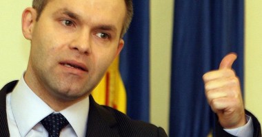 Stire din Politică-Administrație : Daniel Funeriu candidează la președinția PMP