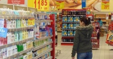 Hoți prinși pe picior greșit în hypermarket