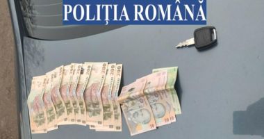 Stire din Actualitate : VIDEO: Două femei au fost reținute în Buzău pentru furt din locuințe! Cum le-au prins oamenii legii