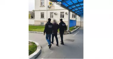 Stire din Eveniment : Un bărbatul suspectat de furturi în transportul public din Constanța a fost reținut