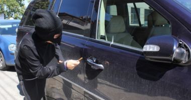 Bandă de hoți din mașini, prinsă la Constanța