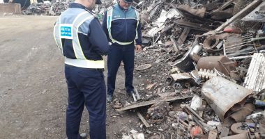 Poliția a descins în control la punctele de fier vechi din Constanța