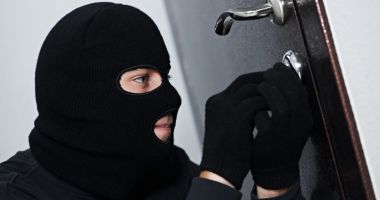 Stire din Eveniment : S-a dat alarma printre hoţi! Ce modificări se fac în Codul Penal