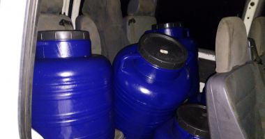 Stire din Eveniment : Reținuți după ce au furat motorină de peste 28.000 de lei