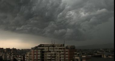 Stire din Social : Vremea rea face ravagii! Noi alerte meteo emise de ANM