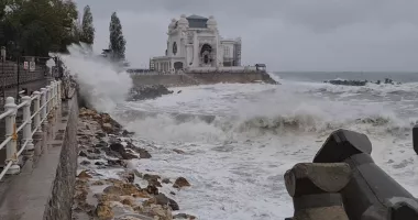 Stire din Actualitate : Alertă meteo de precipitații în Dobrogea și polei în mai multe județe