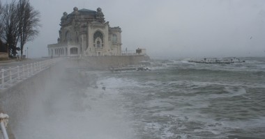 Stire din Social : ANM. Cod galben de vânt, până la prânz, la Constanța