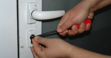 Stire din Eveniment : "Nu-ți scăpa casa din ochi" - polițiștii i-au consiliat pe cetățeni