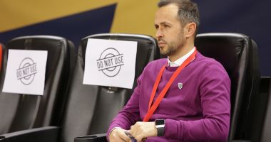 Stire din Sport : Ultimele pregătiri înainte de meciul dintre România şi Serbia, la futsal