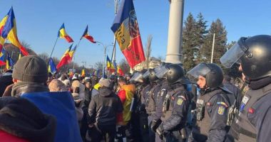 Stire din Eveniment : Doi bărbați au fost reținuți după violențele din Piața Victoriei